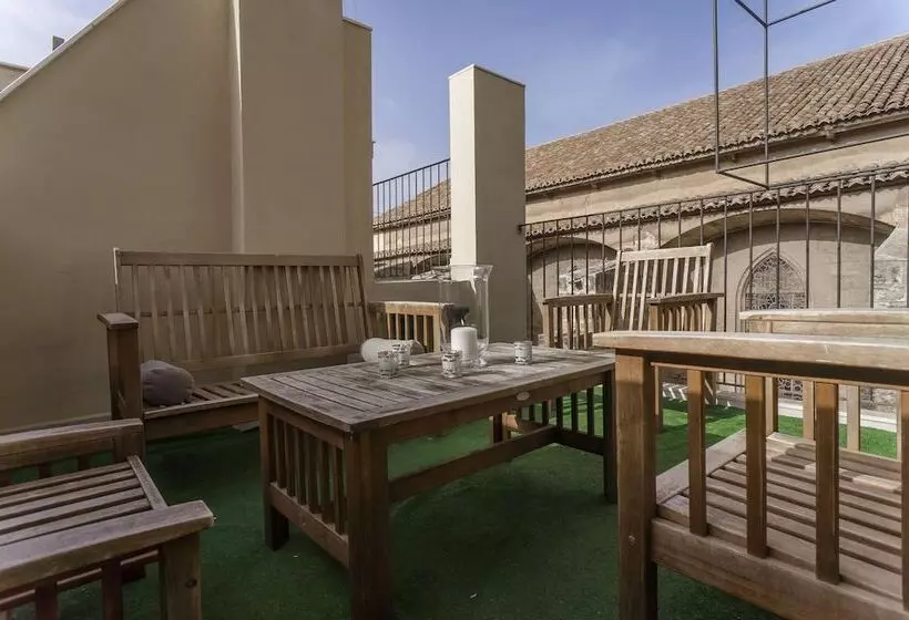 Richmond Apartments By Hoom