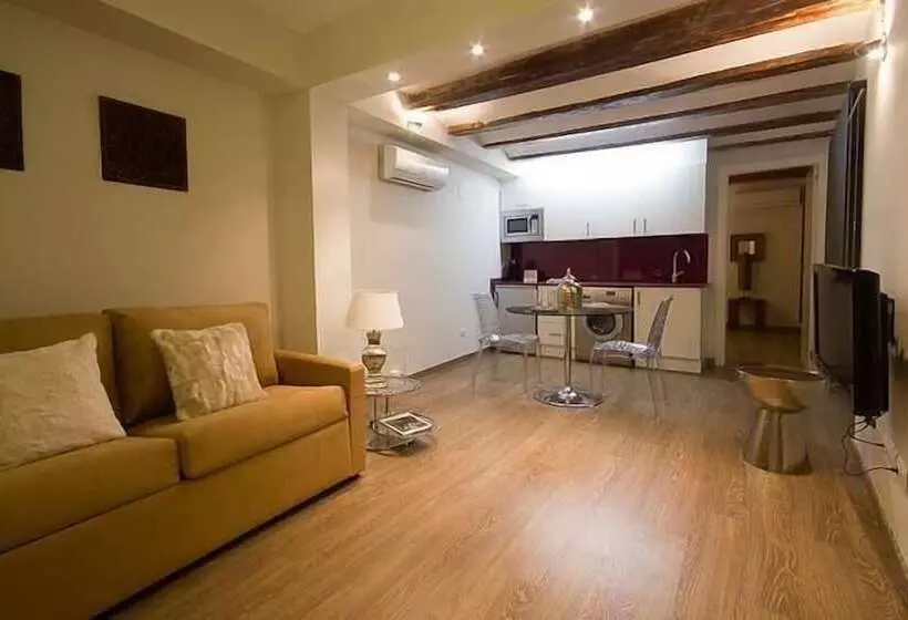 Richmond Apartments By Hoom