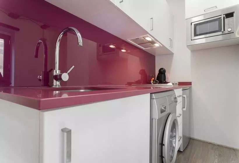 Richmond Apartments By Hoom