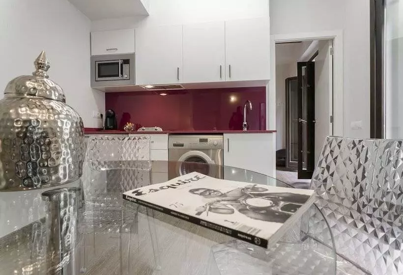 Richmond Apartments By Hoom