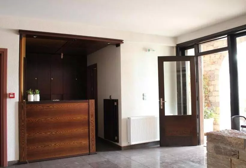 בית מלון כפרי Aposperides