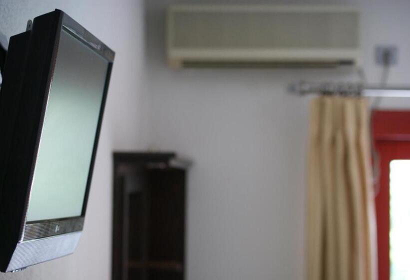 فندق Aposperides