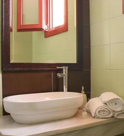 فندق Aposperides