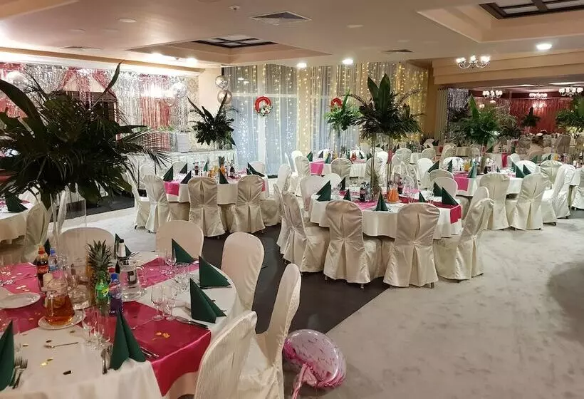 호텔 Aurora Family & Spa