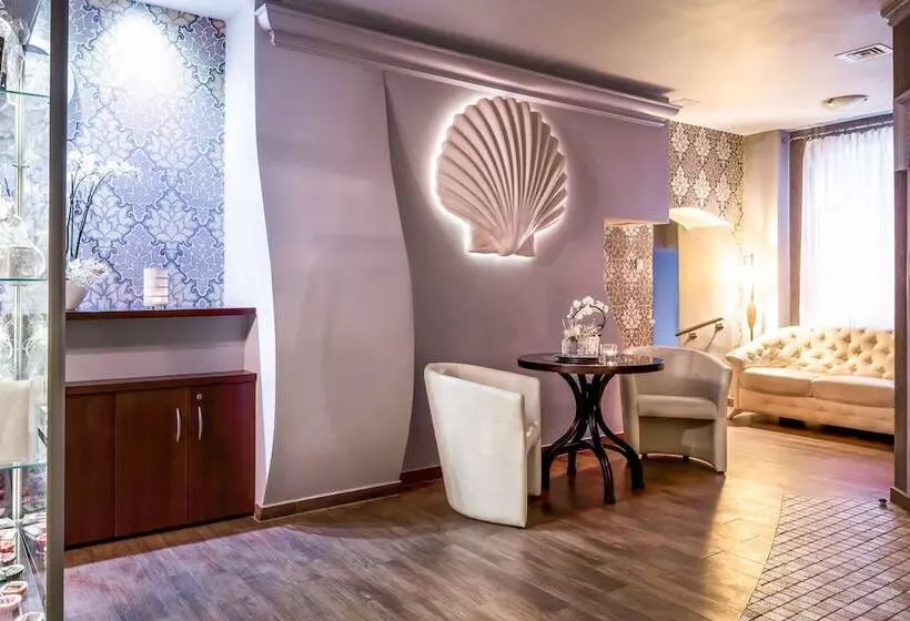 호텔 Aurora Family & Spa