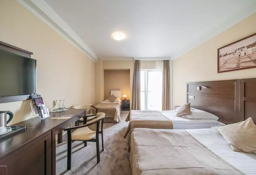 호텔 Aurora Family & Spa