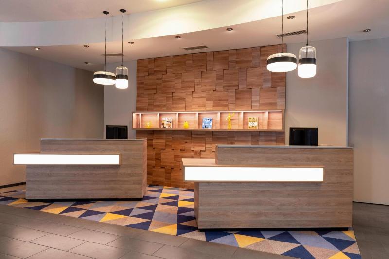 هتل Courtyard By Marriott Zurich North