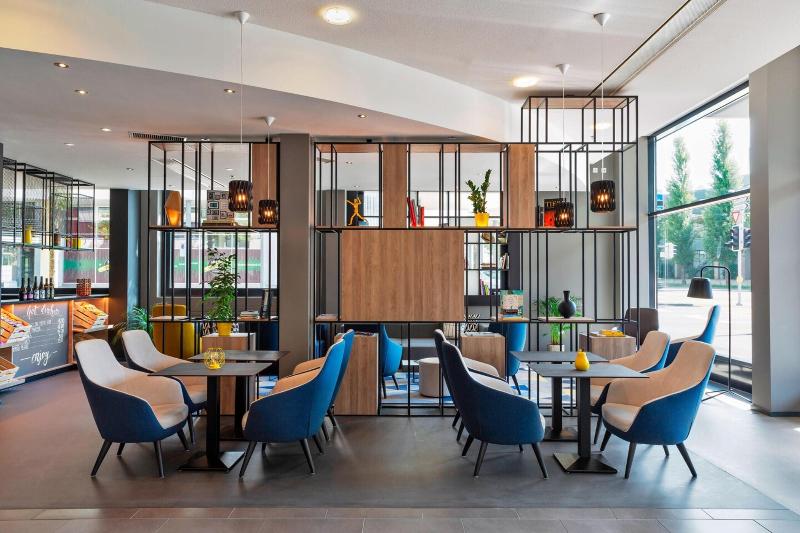 هتل Courtyard By Marriott Zurich North