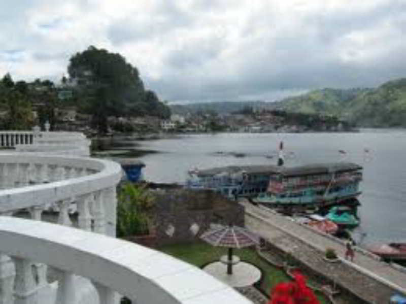 ホテル Darma Agung Beach Parapat