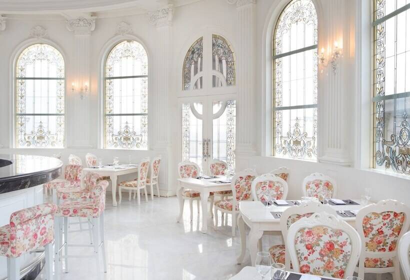 فندق Four Points By Sheraton Medan