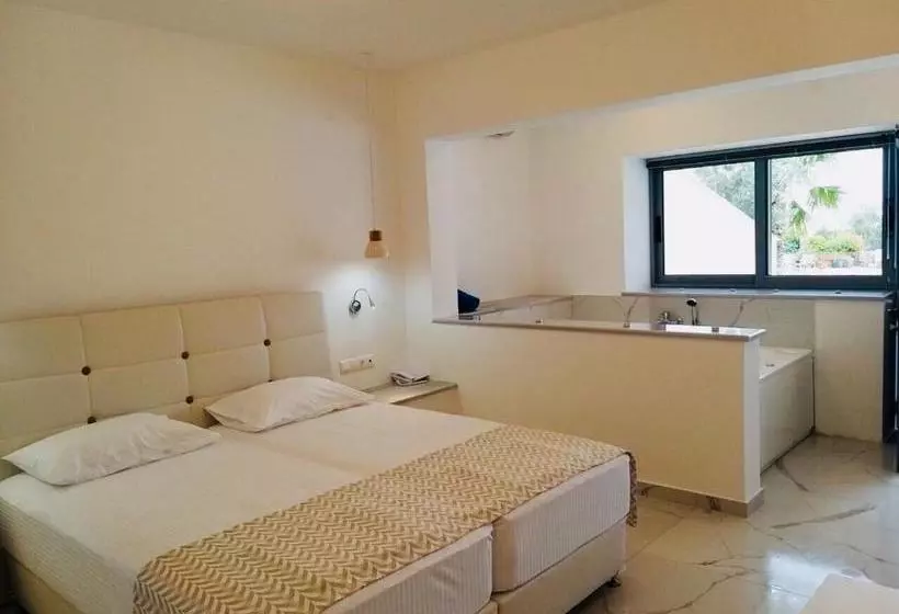 هتل Limnionas Bay Village