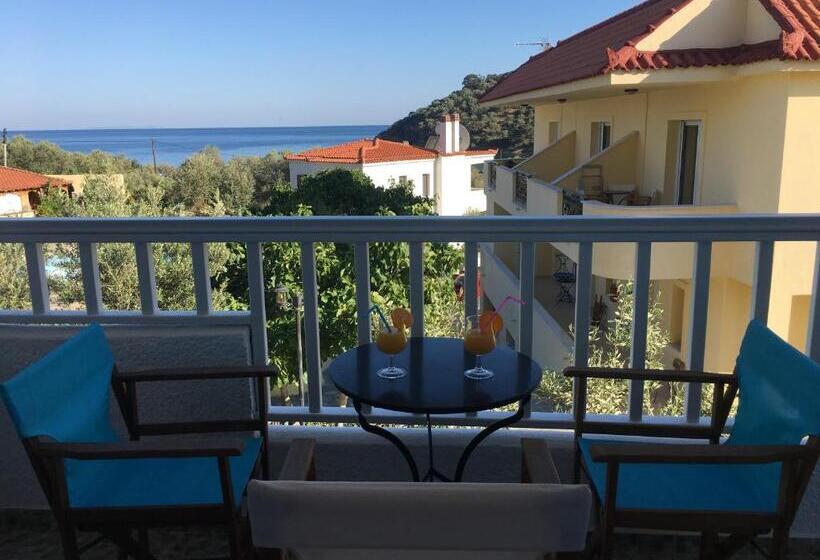 ホテル Limnionas Bay Village