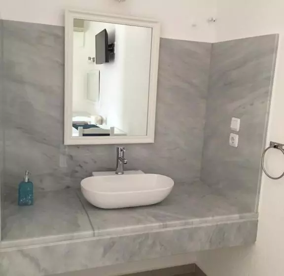 هتل Limnionas Bay Village