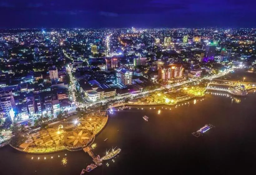 בית מלון כפרי Losari Beach