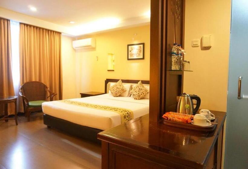 בית מלון כפרי Losari Beach