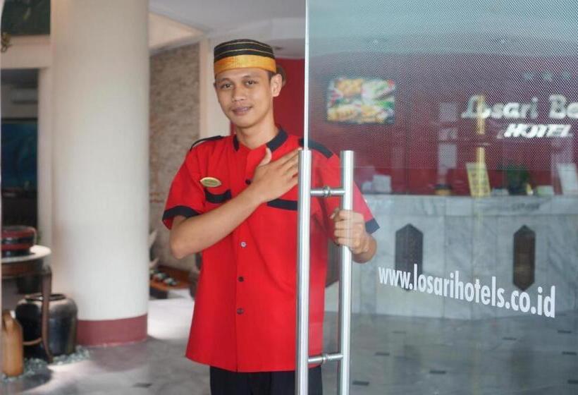 בית מלון כפרי Losari Beach