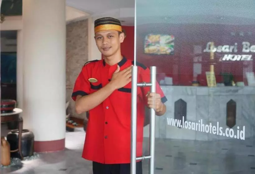 בית מלון כפרי Losari Beach