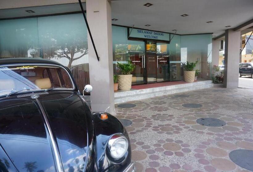 בית מלון כפרי Losari Beach