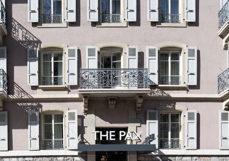 هتل Pax