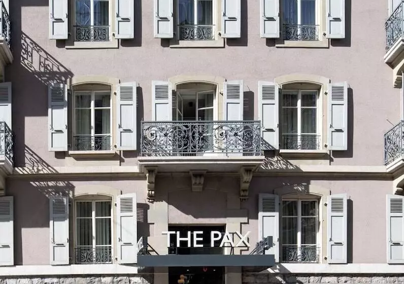 هتل Pax