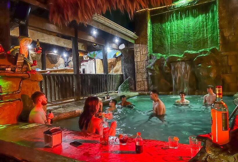 호텔 Poshtel Arenal