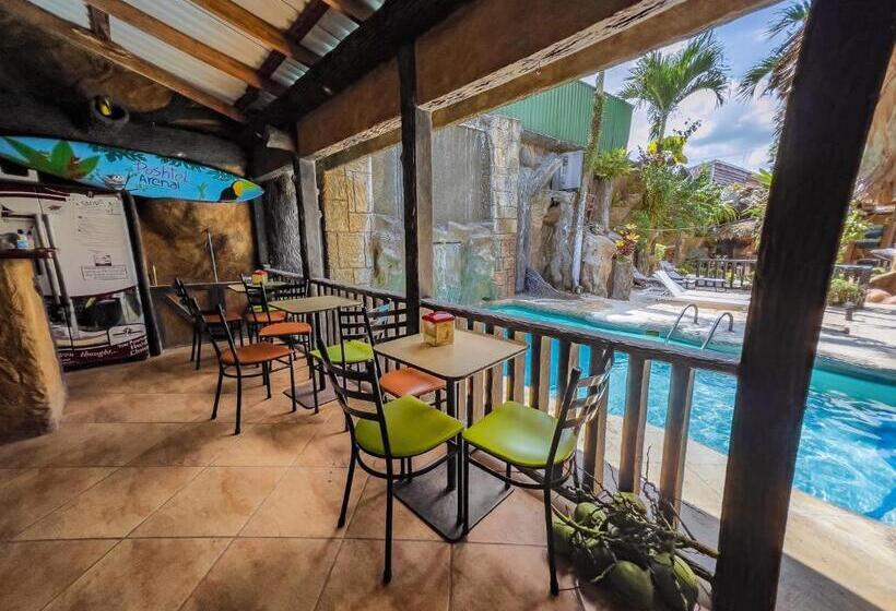 호텔 Poshtel Arenal