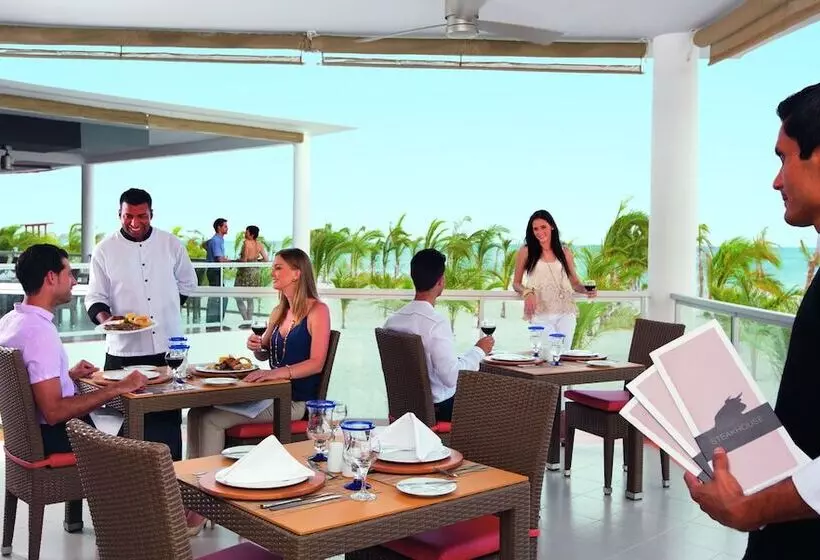 Hotel Riu Playa Blanca - All Inclusive