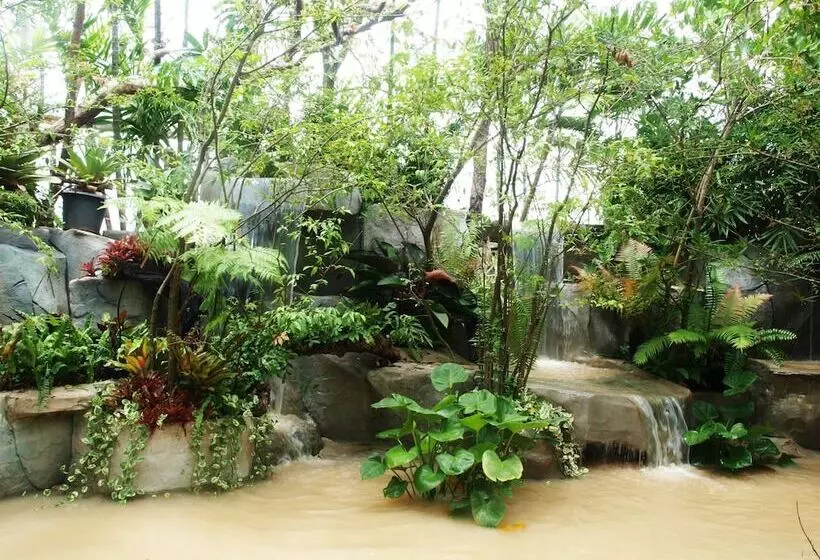 Отель Taman Resort