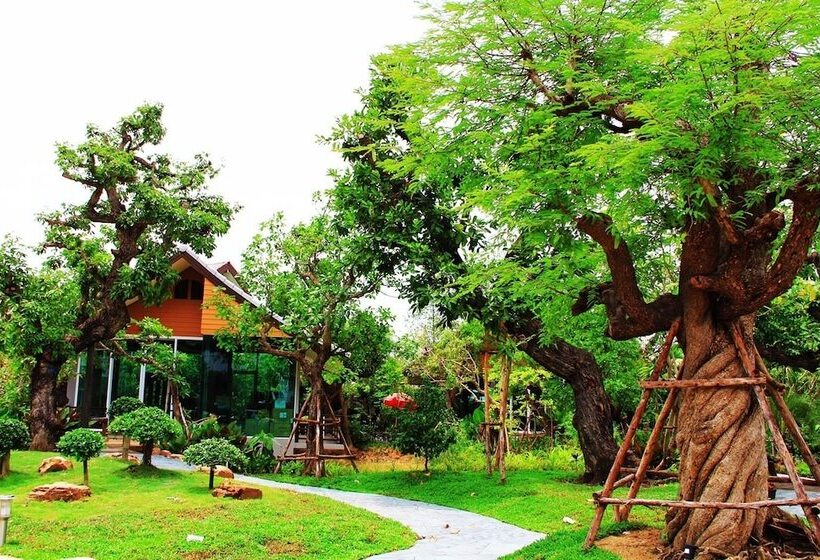 בית מלון כפרי Taman Resort