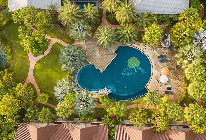 Отель Taman Resort