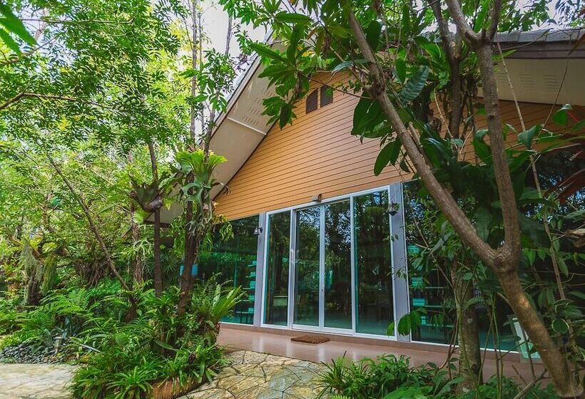 בית מלון כפרי Taman Resort