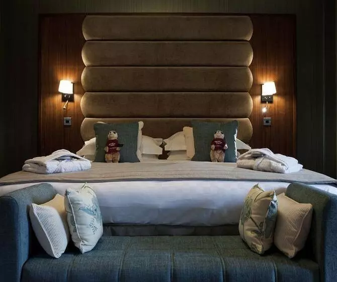 Hotelli The Mere Golf Resort & Spa