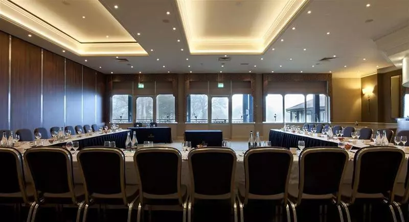 Hotelli The Mere Golf Resort & Spa