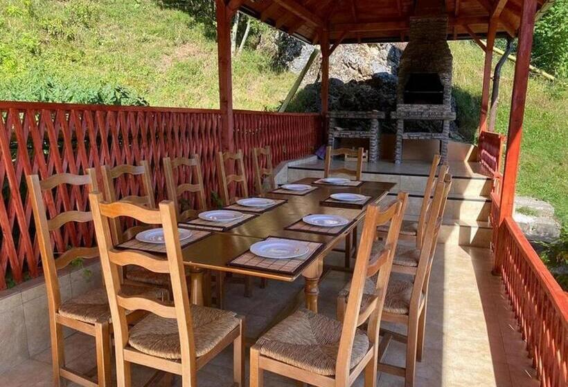 בית מלון כפרי Bellavista Brasov