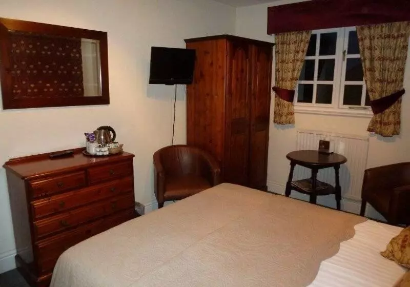 Отель Blacksmiths Arms Inn