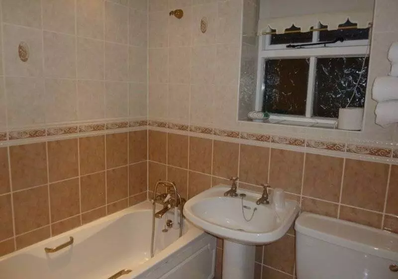 Отель Blacksmiths Arms Inn