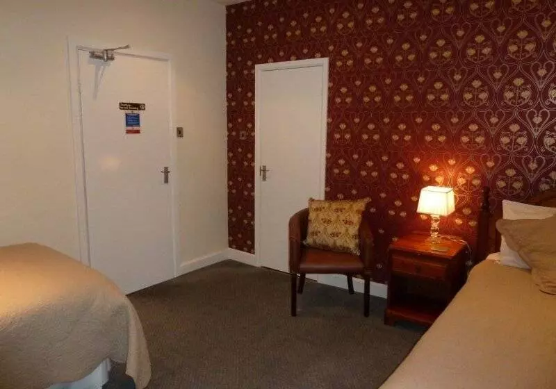 Отель Blacksmiths Arms Inn