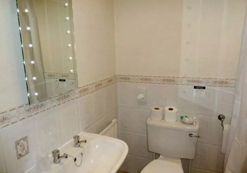 Отель Blacksmiths Arms Inn