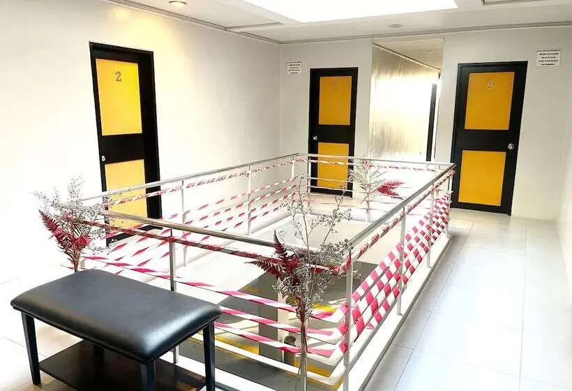 ホテル Cinfandel Suites