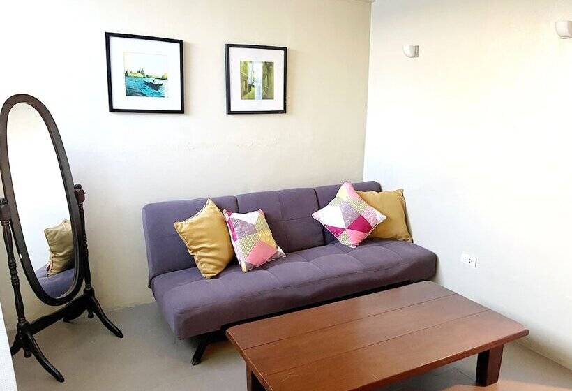 בית מלון כפרי Cinfandel Suites