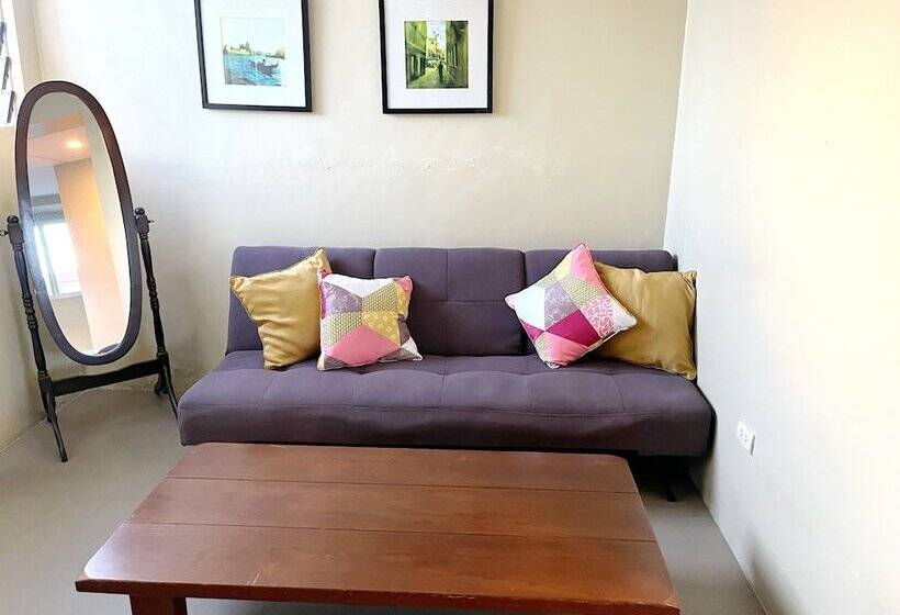 בית מלון כפרי Cinfandel Suites