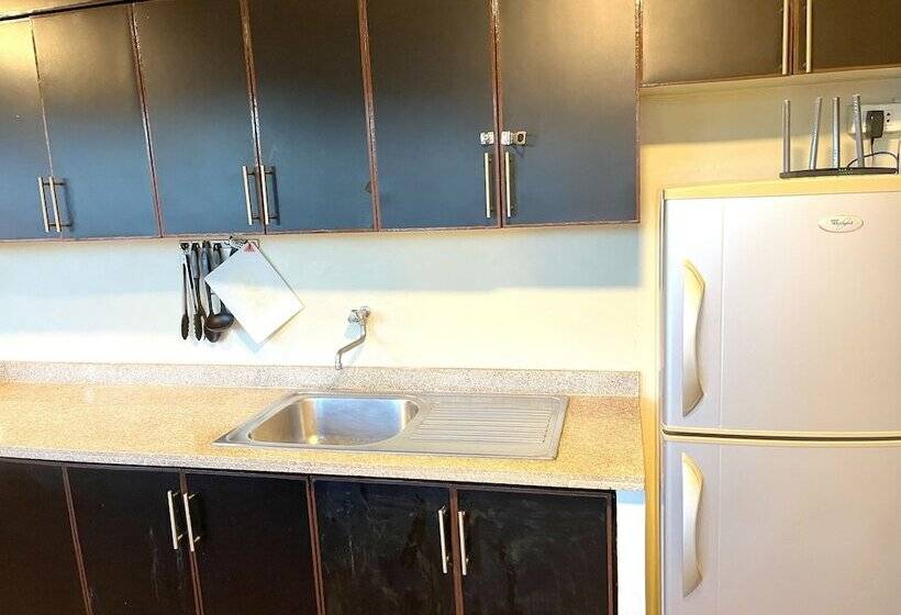 בית מלון כפרי Cinfandel Suites