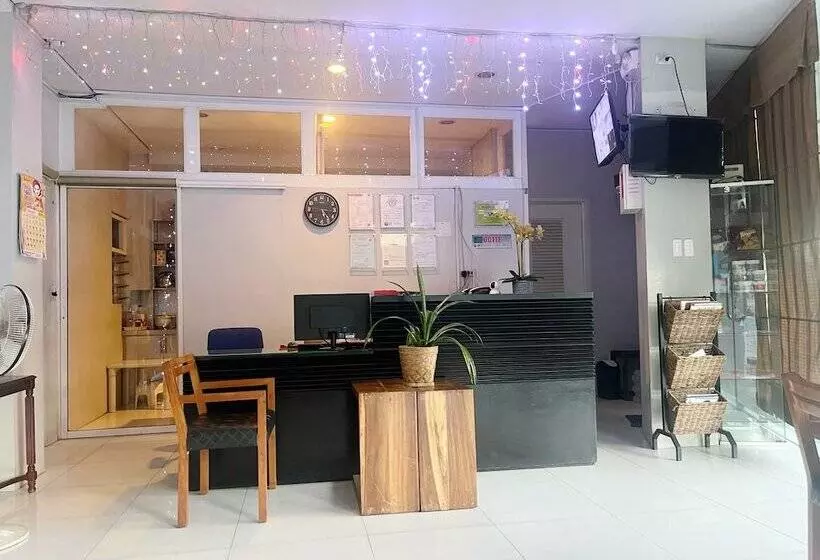 ホテル Cinfandel Suites