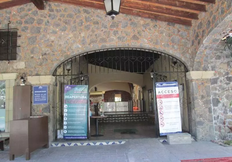 Отель Coral Cuernavaca Resort & Spa