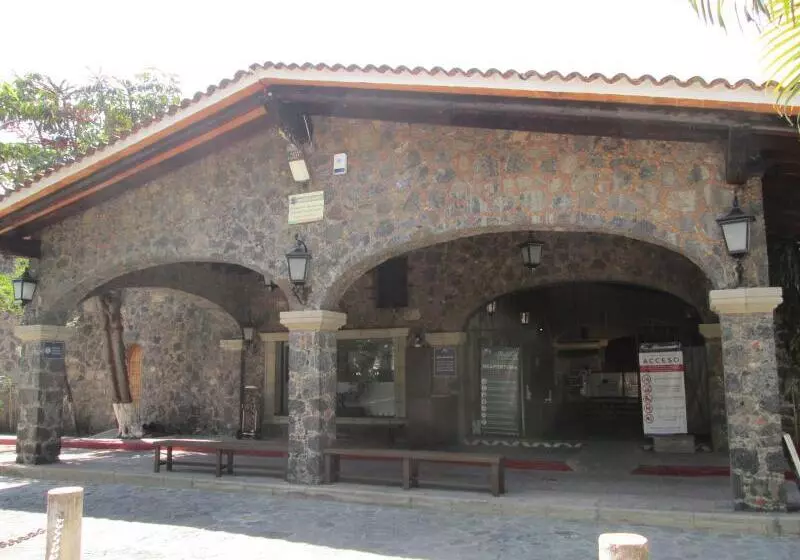 Отель Coral Cuernavaca Resort & Spa