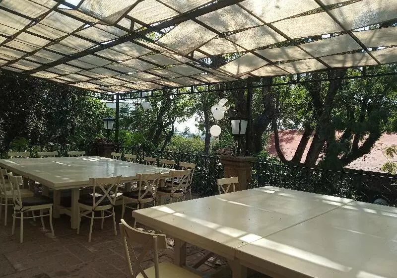 Отель Coral Cuernavaca Resort & Spa