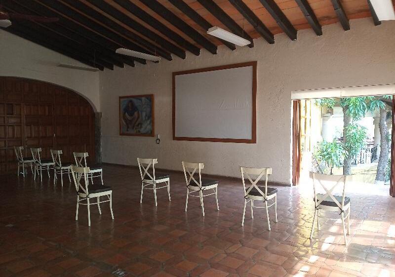 فندق Coral Cuernavaca Resort & Spa