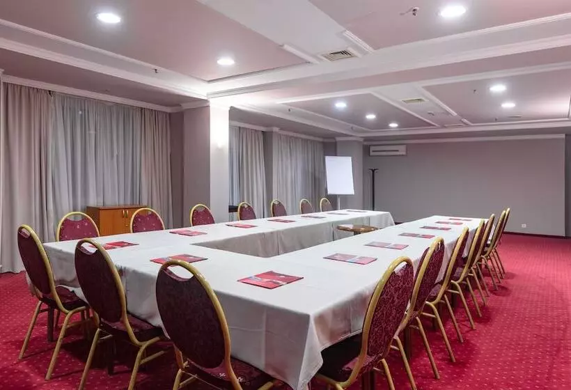 בית מלון כפרי Epinal Bitola