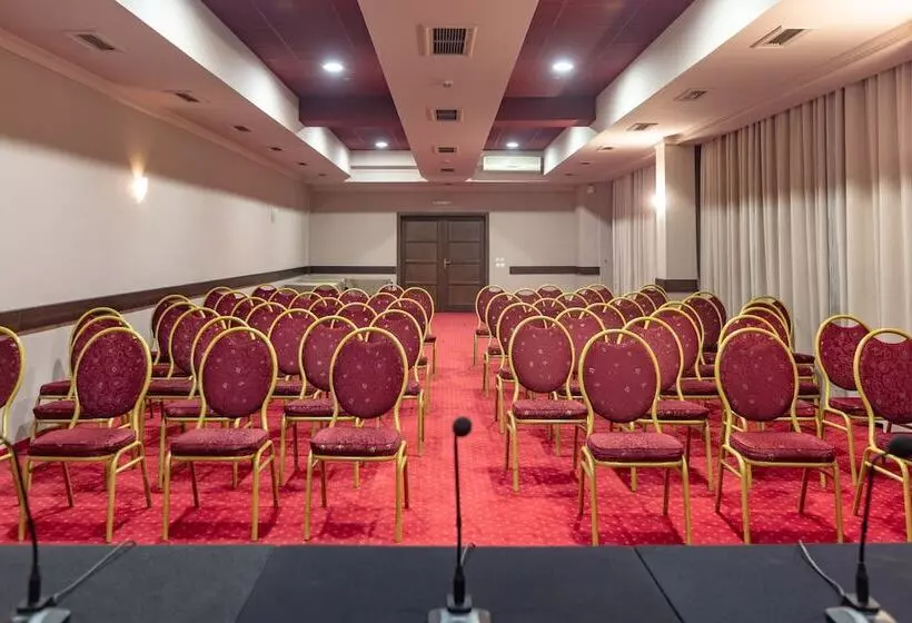 בית מלון כפרי Epinal Bitola