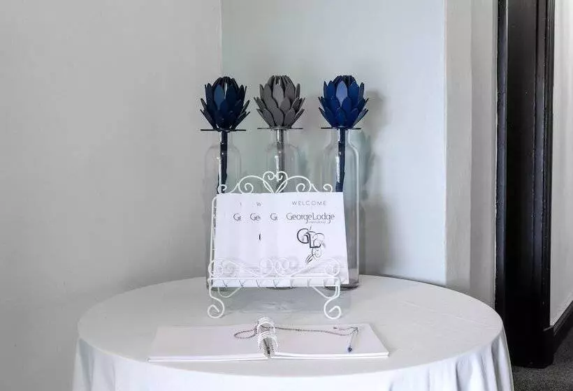 هتل George Lodge International